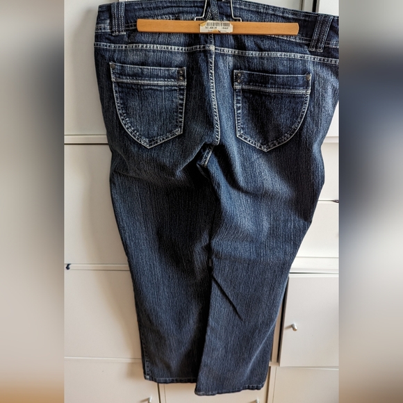 jeans - Picture 2 of 3